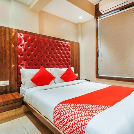 Oyo 70475 Hotel Sea Breeze Мумбаї Екстер'єр фото