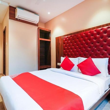 Oyo 70475 Hotel Sea Breeze Мумбаї Екстер'єр фото
