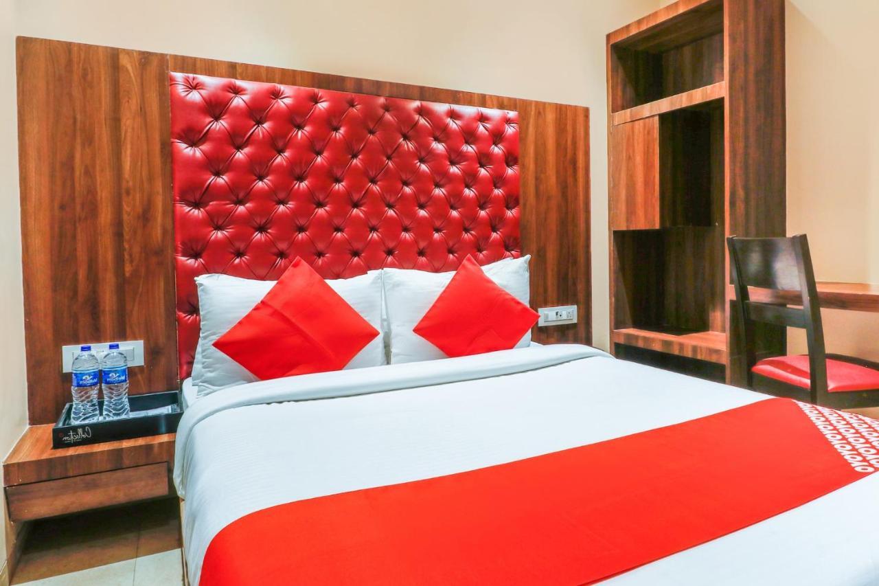 Oyo 70475 Hotel Sea Breeze Мумбаї Екстер'єр фото