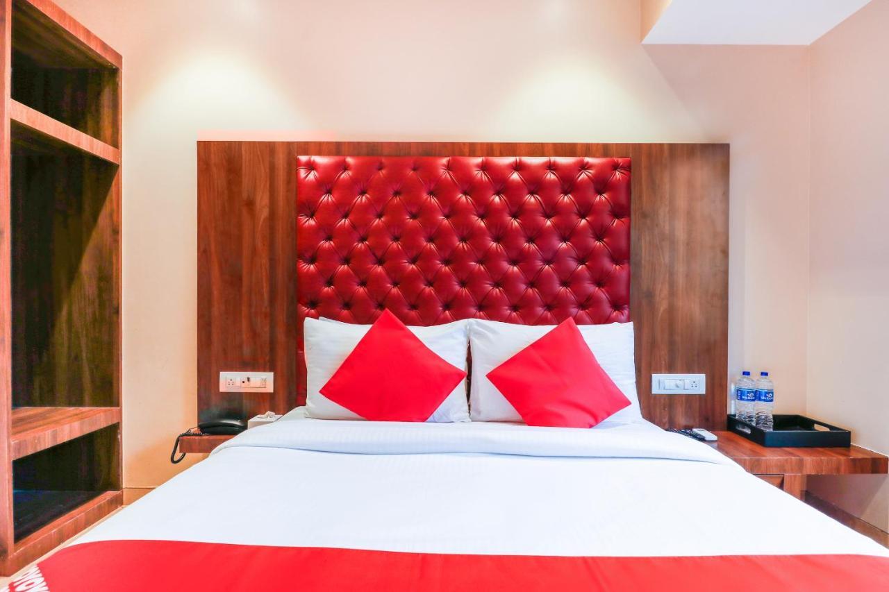 Oyo 70475 Hotel Sea Breeze Мумбаї Екстер'єр фото