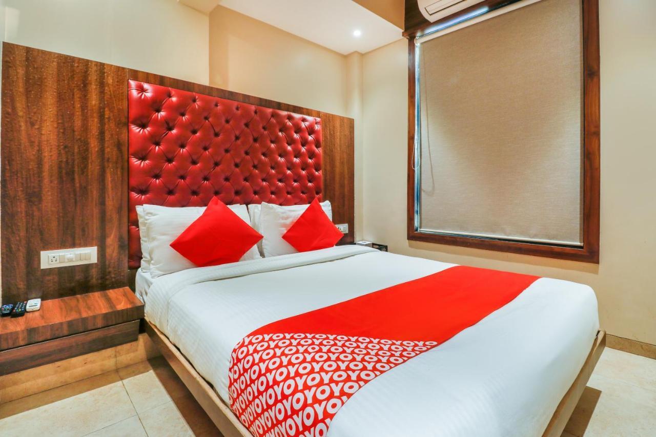 Oyo 70475 Hotel Sea Breeze Мумбаї Екстер'єр фото